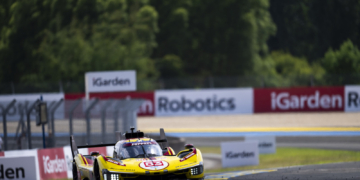Robert Kubica leads Le Mans in yellow #83 Ferrari with two hours to go