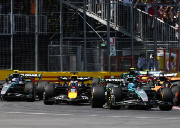 Start of the race, George Russell (GBR), Mercedes AMG F1 15.06.2025. Formula 1 World Championship, Rd 10, Canadian Grand Prix, Montreal, Canada, Race Day