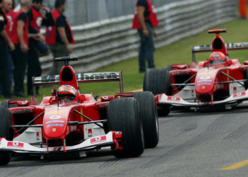 12.09.2004 Monza, Italy F1, Sunday, September, Rubens Barrichello, BRA, Scuderia Ferrari Marlboro, F2004, Action, Track - Formula 1 World Championship, Podium, Rd 15, Italian Grand Prix, ITA, Italy