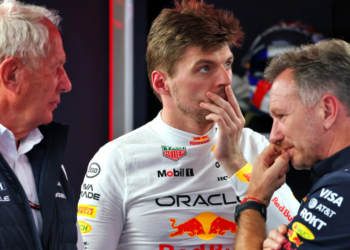 (L to R): Dr Helmut Marko (AUT) Red Bull Motorsport Consultant with Max Verstappen (NLD) Red Bull Racing and Christian Horner (GBR) Red Bull Racing Team Principal. 23.05.2025. Formula 1 World Championship, Rd 8, Monaco Grand Prix, Monte Carlo, Monaco, Practice Day