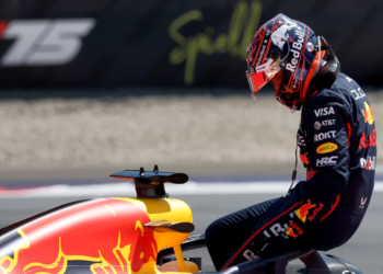 Max Verstappen (NLD) Red Bull Racing RB21 retired from the race. 29.06.2025. Formula 1 World Championship, Rd 11, Austrian Grand Prix, Spielberg, Austria, Race Day