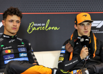 McLaren has insisted Lando Norris and Oscar Piastri remain free to race