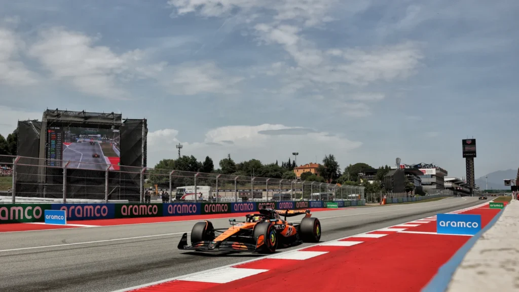 Oscar Piastri (AUS) McLaren MCL39. 01.06.2025. Formula 1 World Championship, Rd 9, Spanish Grand Prix, Barcelona, Spain, Race Day