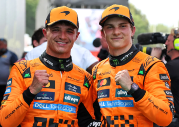 (L to R): Second placed Lando Norris (GBR) McLaren celebrates with team mate and race winner Oscar Piastri (AUS) McLaren in parc ferme. 01.06.2025. Formula 1 World Championship, Rd 9, Spanish Grand Prix, Barcelona, Spain, Race Day