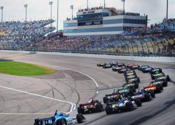 Lined up and ready for the second race in as many days. Photo: Kevin Dejewski