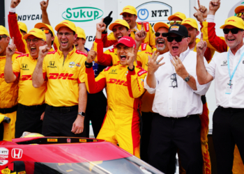 Palou stands next to team owner Chip Ganassi and team manage Barry Wanser in victory lane. Photo: Kevin Dejewski
