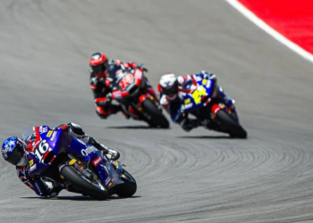 Joe Roberts prevails in tight battle for Czech Moto2 victory