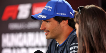 Carlos Sainz has provided a theory on why Ferrari has publicly backed Fred Vasseur