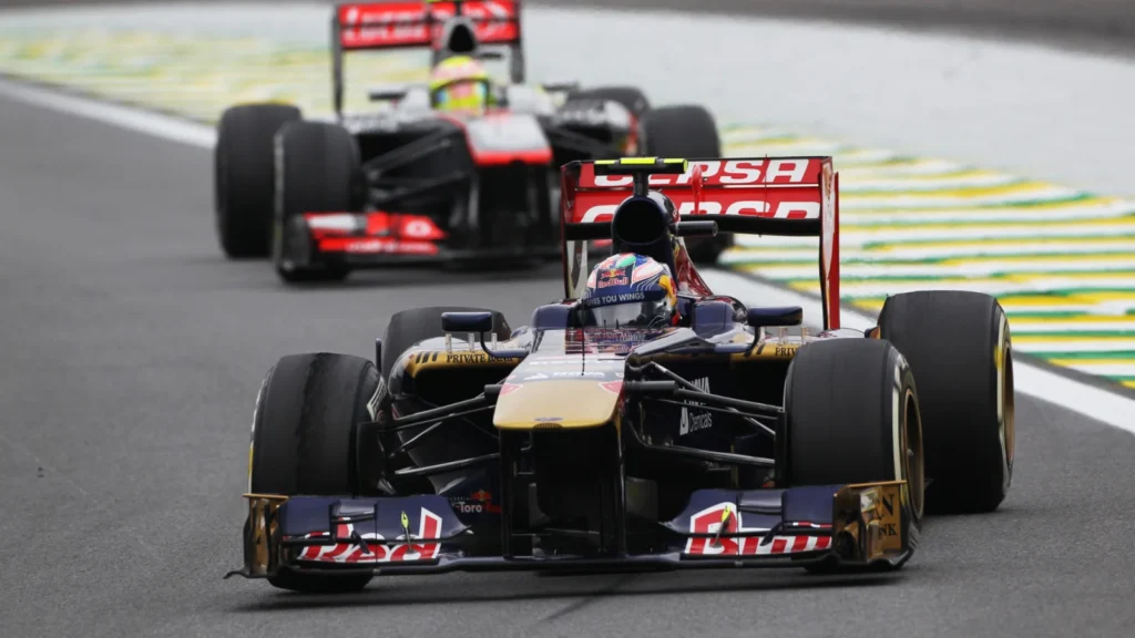 Daniel Ricciardo (AUS) Scuderia Toro Rosso STR8. 24.11.2013. Formula 1 World Championship, Rd 19, Brazilian Grand Prix, Sao Paulo, Brazil, Race Day