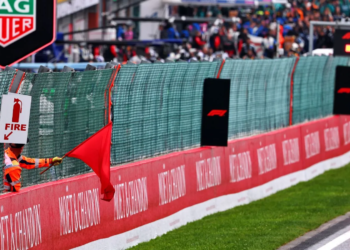 Drivers returned to the pits after the formation lap as the red flag was waved