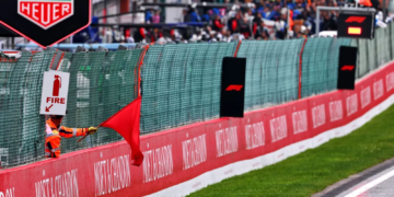 Drivers returned to the pits after the formation lap as the red flag was waved