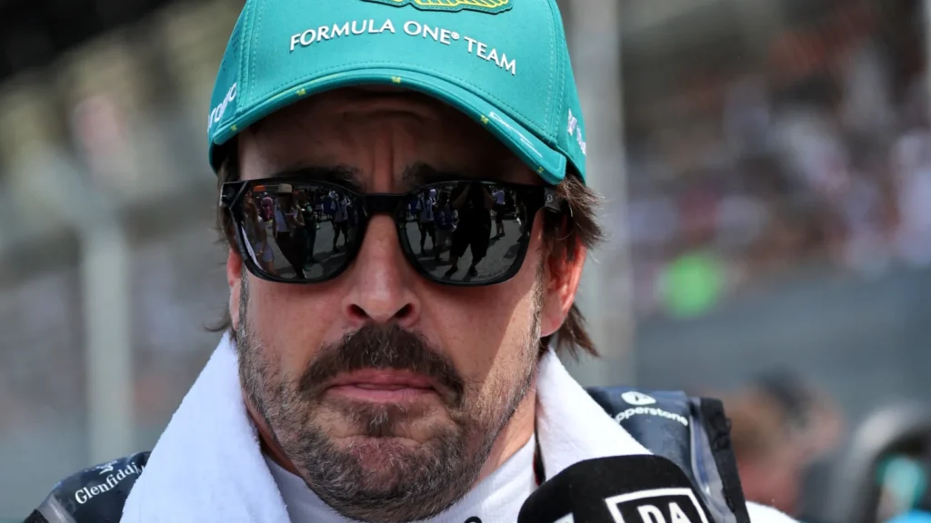 Fernando Alonso (ESP) Aston Martin F1 Team on the grid. 29.06.2025. Formula 1 World Championship, Rd 11, Austrian Grand Prix, Spielberg, Austria, Race Day