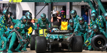 Fernando Alonso (ESP) Aston Martin F1 Team AMR25 makes a pit stop. 06.07.2025. Formula 1 World Championship, Rd 12, British Grand Prix, Silverstone, England, Race Day