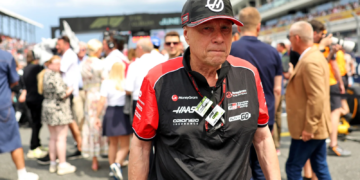 Gene Haas (USA) Haas Automotion President on the grid. 04.05.2025. Formula 1 World Championship, Rd 6, Miami Grand Prix, Miami, Florida, USA, Race Day