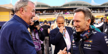 (L to R): Jeremy Clarkson (GBR) on the grid with Christian Horner (GBR) Red Bull Racing Team Principal. 02.03.2024. Formula 1 World Championship, Rd 1, Bahrain Grand Prix, Sakhir, Bahrain, Race Day