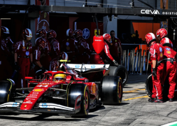 Lewis Hamilton (GBR) Ferrari SF-25 makes a pit stop. 29.06.2025. Formula 1 World Championship, Rd 11, Austrian Grand Prix, Spielberg, Austria, Race Day