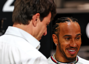 Lewis Hamilton (GBR) Mercedes AMG F1 (Right) and Toto Wolff (GER) Mercedes AMG F1 Shareholder and Executive Director. 06.03.2024. Formula 1 World Championship, Rd 2, Saudi Arabian Grand Prix, Jeddah, Saudi Arabia, Preparation Day