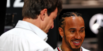 Lewis Hamilton (GBR) Mercedes AMG F1 (Right) and Toto Wolff (GER) Mercedes AMG F1 Shareholder and Executive Director. 06.03.2024. Formula 1 World Championship, Rd 2, Saudi Arabian Grand Prix, Jeddah, Saudi Arabia, Preparation Day