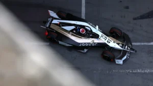 Mitch Evans took pole around the quirky London circuit