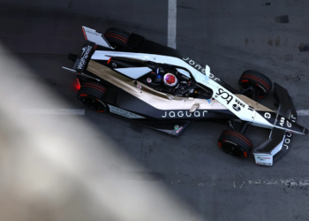 Mitch Evans took pole around the quirky London circuit