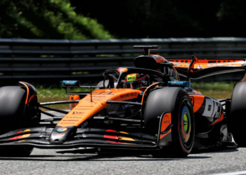 Oscar Piastri has continued to run McLaren's previous front suspension