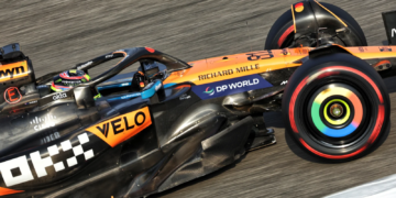 Oscar Piastri's FP3 lap in Bahrain stunned Charles Leclerc