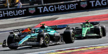 Fernando Alonso (ESP) Aston Martin F1 Team AMR25 leads Gabriel Bortoleto (BRA) Sauber C45. 29.06.2025. Formula 1 World Championship, Rd 11, Austrian Grand Prix, Spielberg, Austria, Race Day