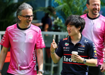 (L to R): Laurent Mekies (FRA) Racing Bulls Technical Director with Yuki Tsunoda (JPN) Red Bull Racing. 02.05.2025. Formula 1 World Championship, Rd 6, Miami Grand Prix, Miami, Florida, USA, Sprint Qualifying Day