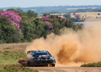 Ogier leads as Rovanperä falls back in Paraguay