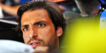 Carlos Sainz is sure that Mercedes' claim of 2026 F1 cars reaching 400 km/h are wide of the mark