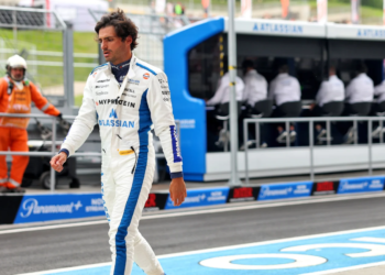 Carlos Sainz has had a mixed start with Williams