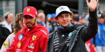 Lewis Hamilton has again offered his support to Kimi Antonelli
