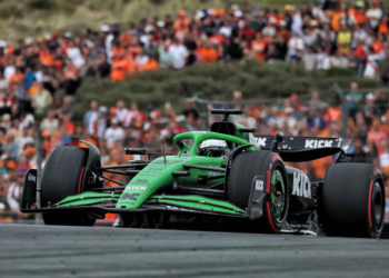 Light rain threatened but the Dutch GP stayed largely dry