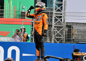 Oscar Piastri wins the F1 Dutch GP despite a chaotic race which saw team-mate Lando Norris retire