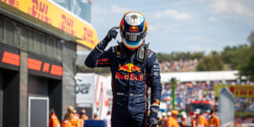 Pepe Marti fends off late pressure from Alex Dunne to claim Hungary F2 Sprint win