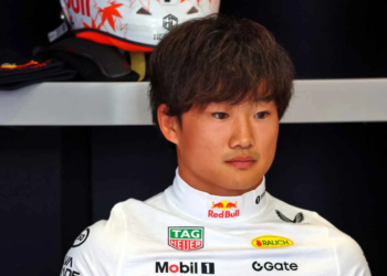 Yuki Tsunoda keeps his eyes on the track as decisions on next year are delayed