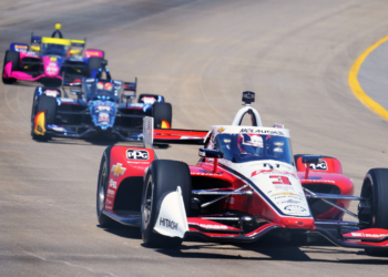 The battle between McLaughlin and Simpson was the highlight of the final stint. Photo: Kevin Dejewski