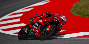 Marc Marquez gifted dramatic Barcelona MotoGP Sprint victory as Alex Marquez crashes