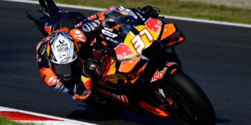 Pedro Acosta tops the timesheets in final Japanese MotoGP practice