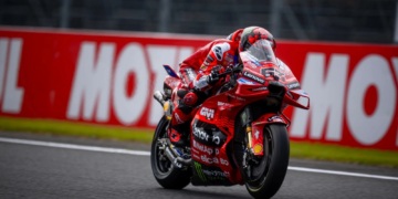 Francesco Bagnaia breaks lap record to clinch Motegi MotoGP pole