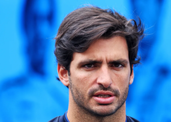 Carlos Sainz has called for a big change in the stewarding structure of F1