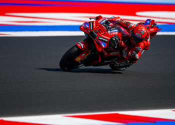 Marc Marquez defeats Marco Bezzecchi in Misano to edge closer to MotoGP title