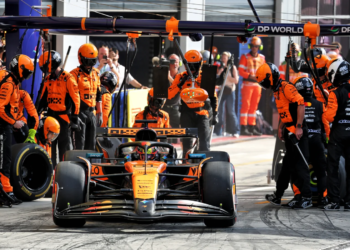 McLaren extended both drivers' stints in the Italian GP