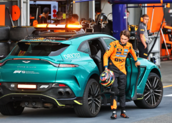 Oscar Piastri needed a lift back to the pits after crashing out of qualifying