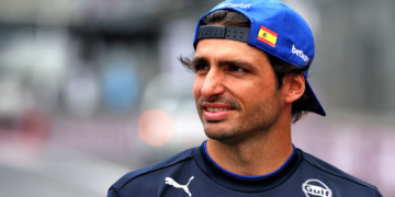 Carlos Sainz brands Baku travel struggle ‘the kind of days that you remember’