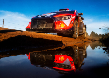 Adrien Fourmaux leads as Chile bites