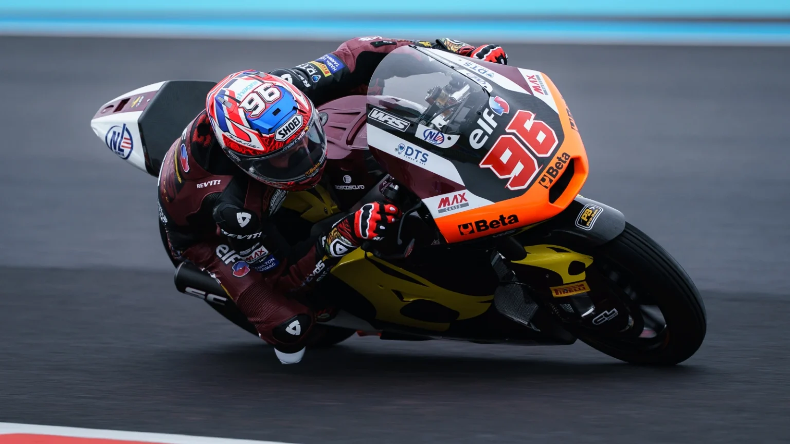 Jake Dixon prevails in restarted Malaysia Moto2 race
