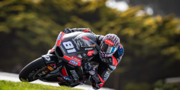 Senna Agius delights home crowd with dominant Australian Moto2 victory