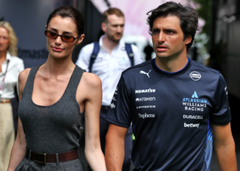 Carlos Sainz and Rebecca Donaldson during the Miami Grand Prix