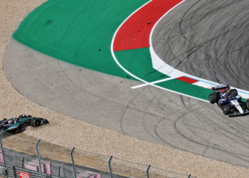 Carlos Sainz tipped Kimi Antonelli into a spin during the US GP